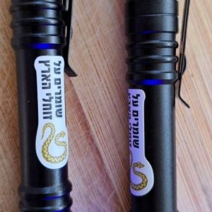 פנס UV(אור סגול) עם מדבקת לוגו קמפיין